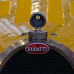 Bugatti gelb