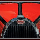 Bugatti in rot