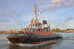 "Bugsier 16" beim Schlepperballett in Warnemünde