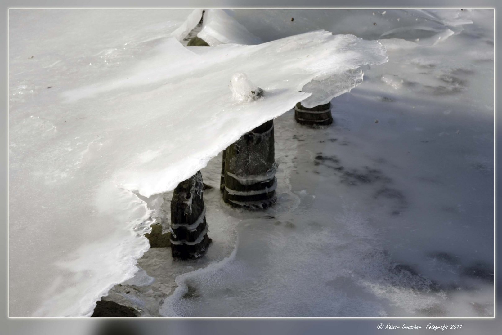 Buhne mit Eisdach...