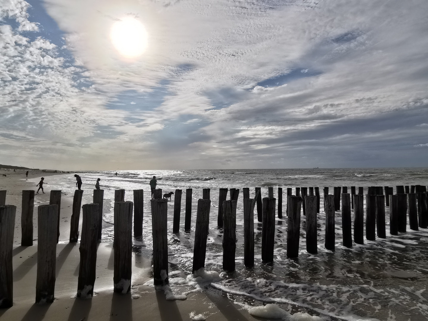 Buhnen und Wolken 