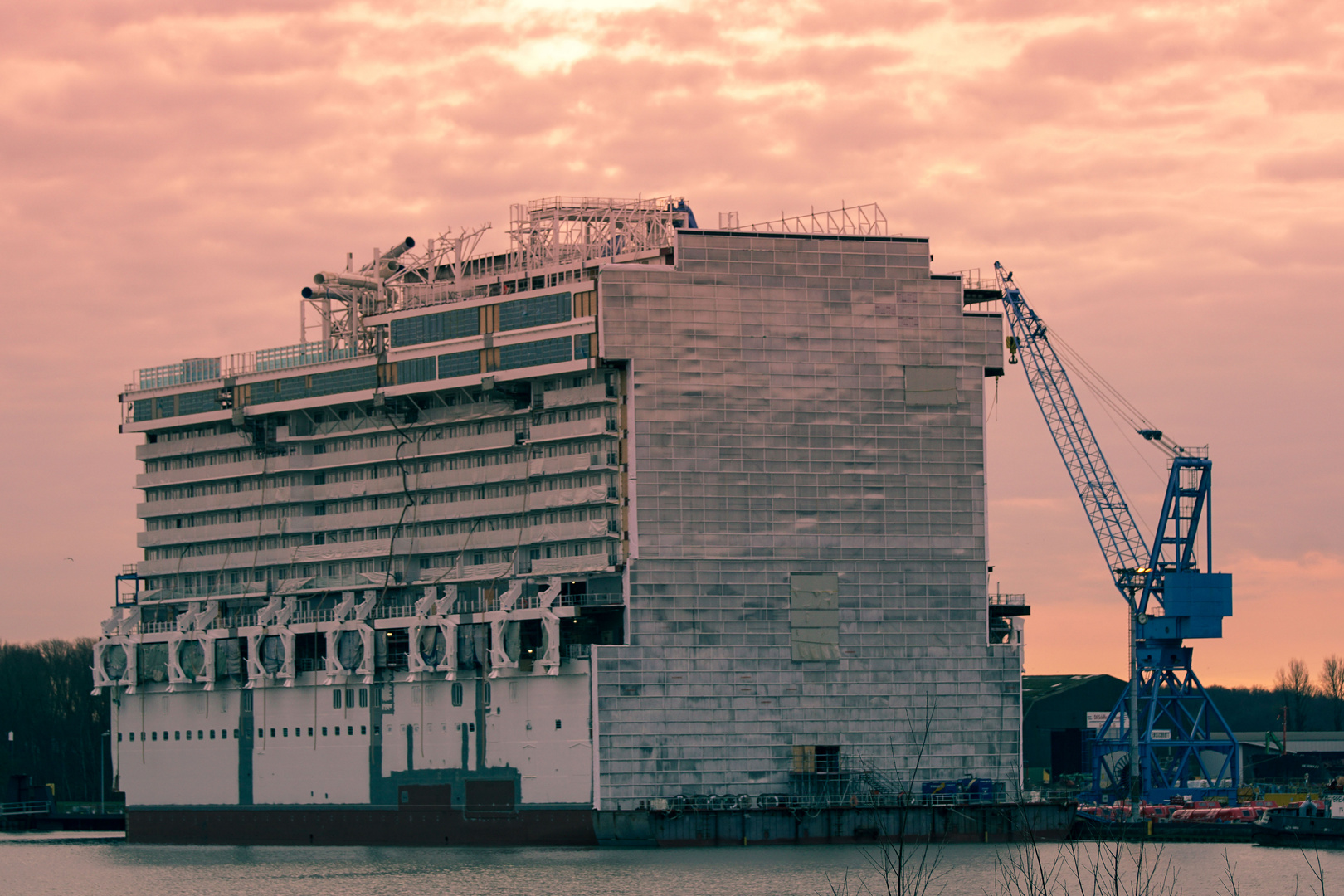 Building a Cruiseship