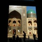 Bukhara, Uzbekistan (Blick aus dem Tor der Kalon Moschee)