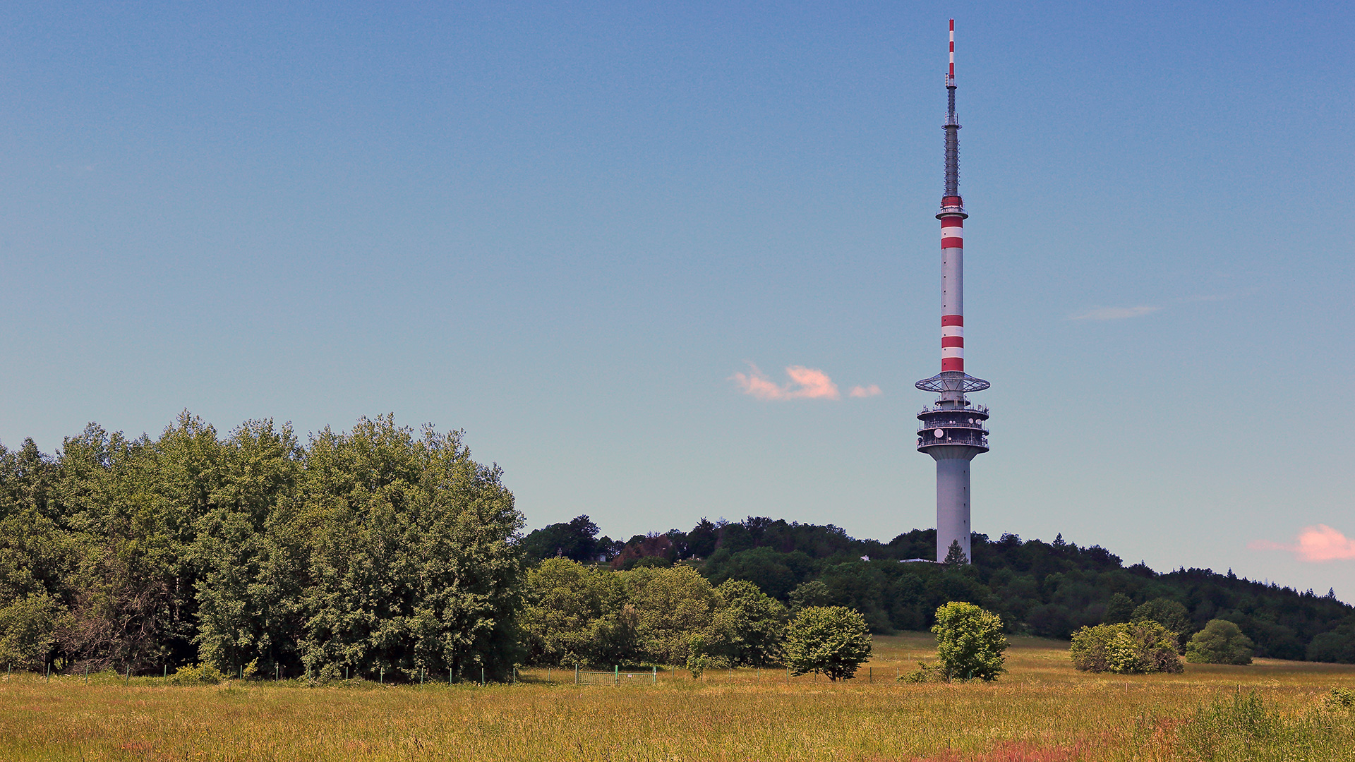 Bukova hora der bekannte Sendeturm an der Labe (Elbe) in Böhmen...