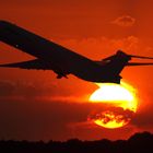 Bulgarian Air Charter McDonnell Douglas MD-82 im Sunset