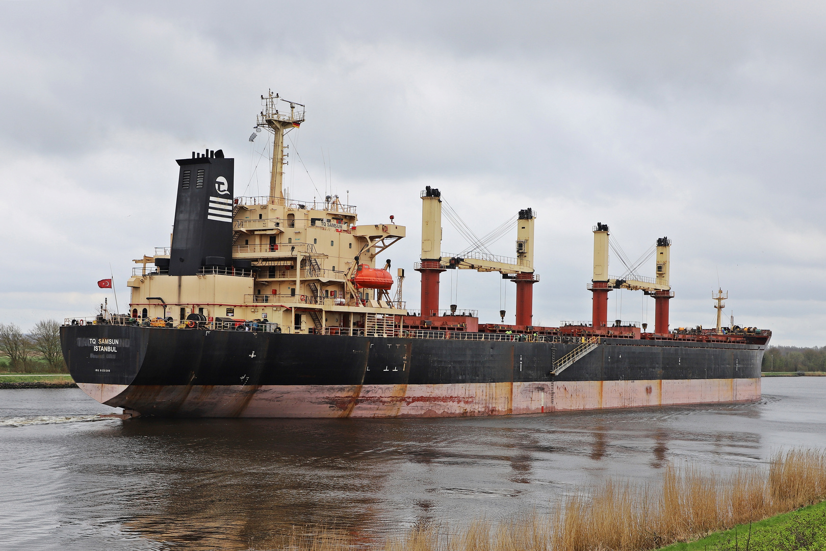 Bulker van achtern 