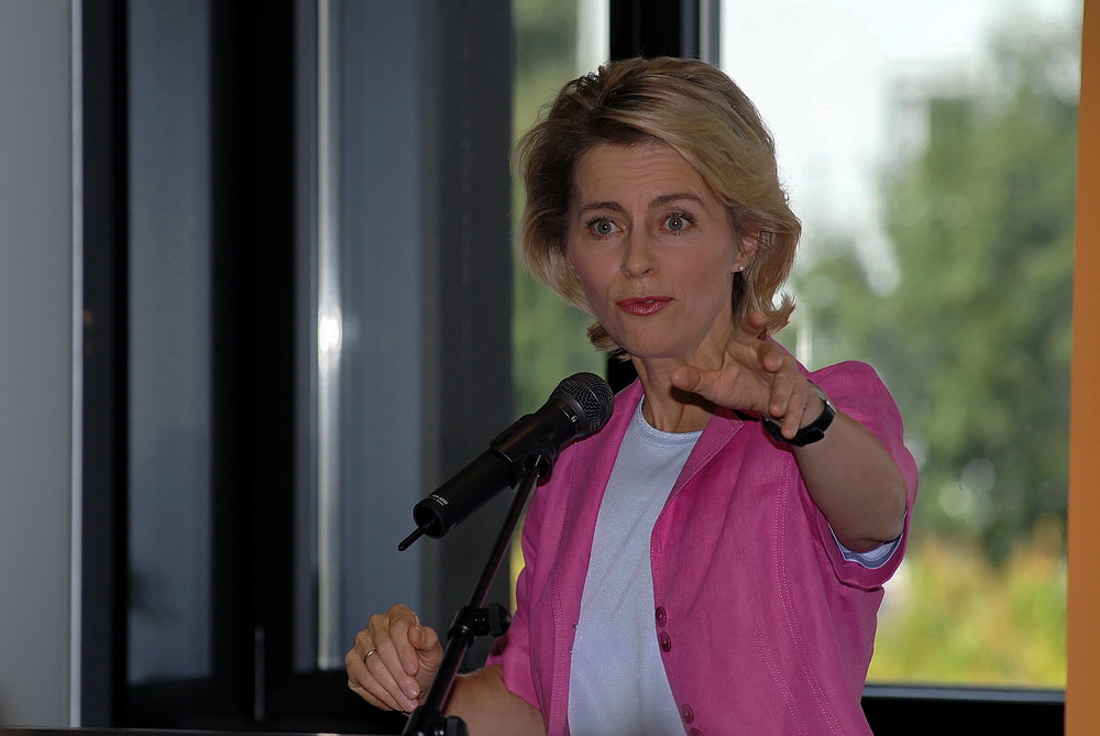 Bundesfamilienministerin Ursula von der Leyen Foto & Bild ...