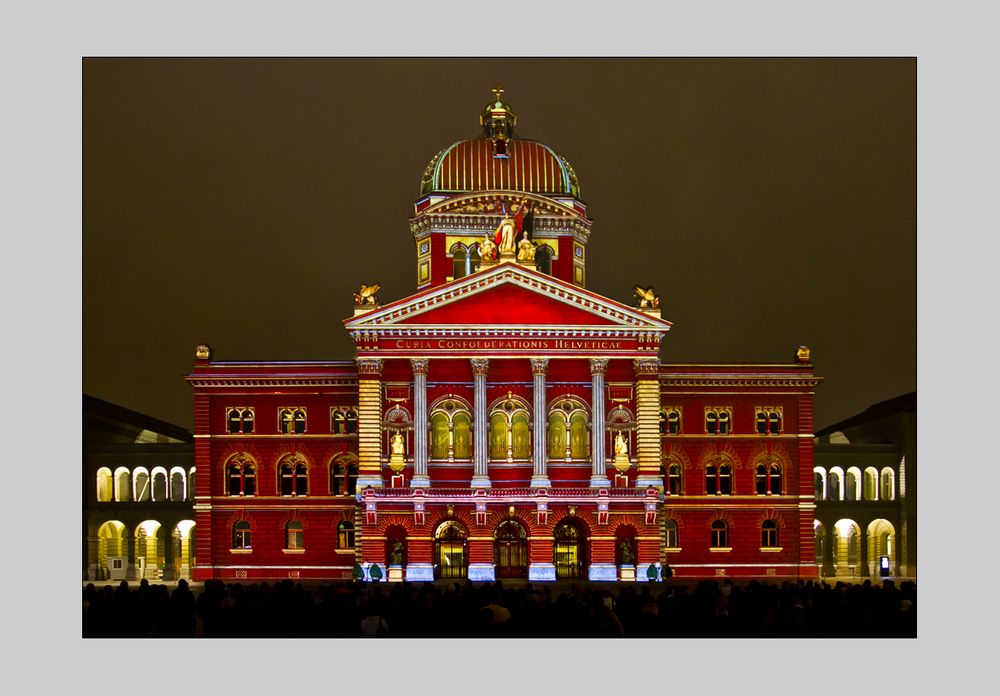 Bundeshaus - Lichtshow farbig