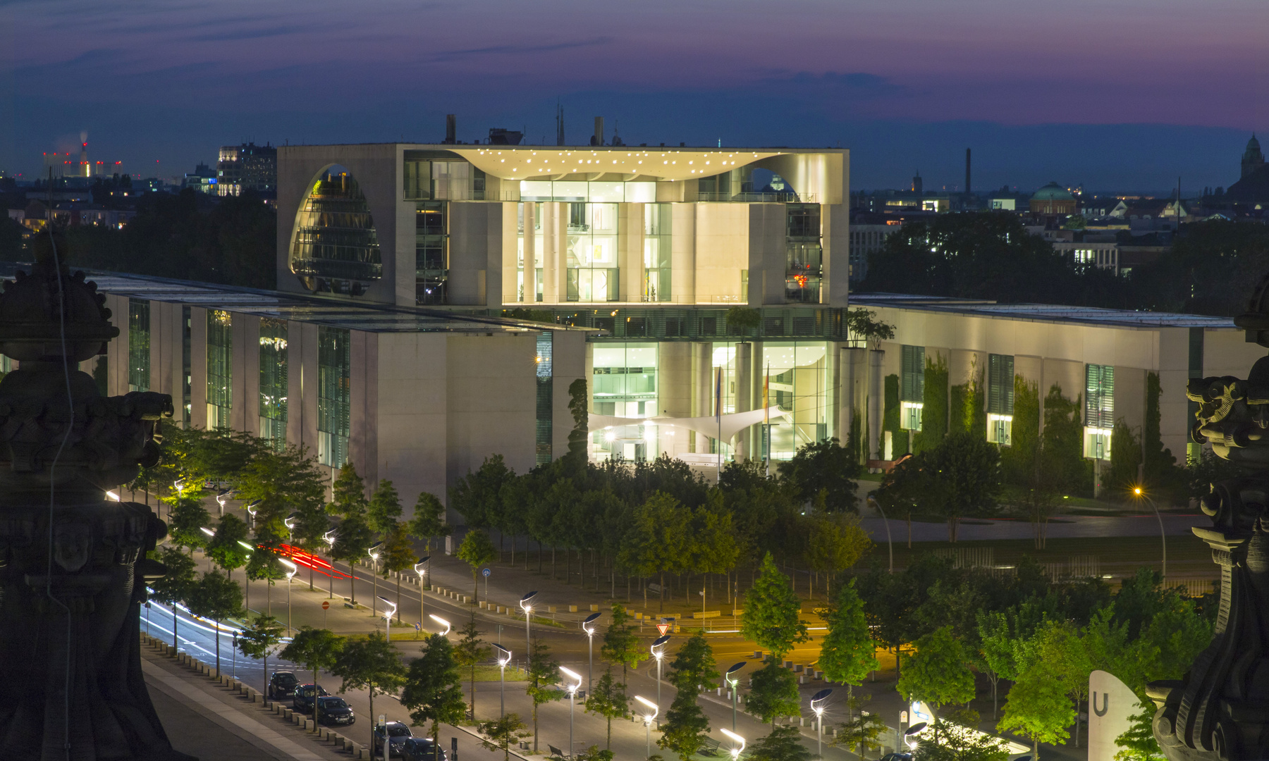 Bundeskanzleramt Berlin am Abend