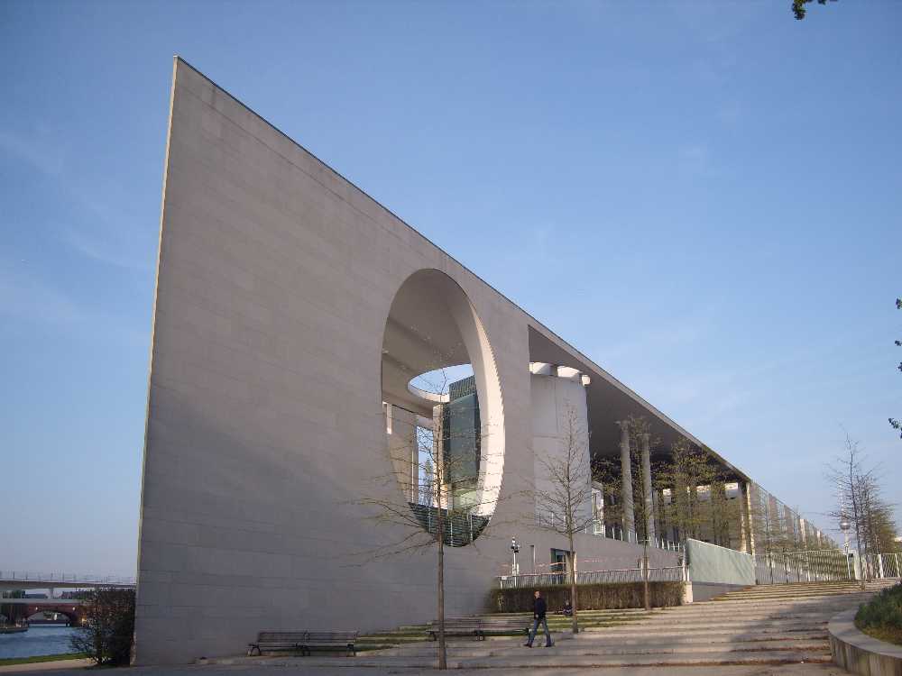 Bundeskanzleramt von hinten