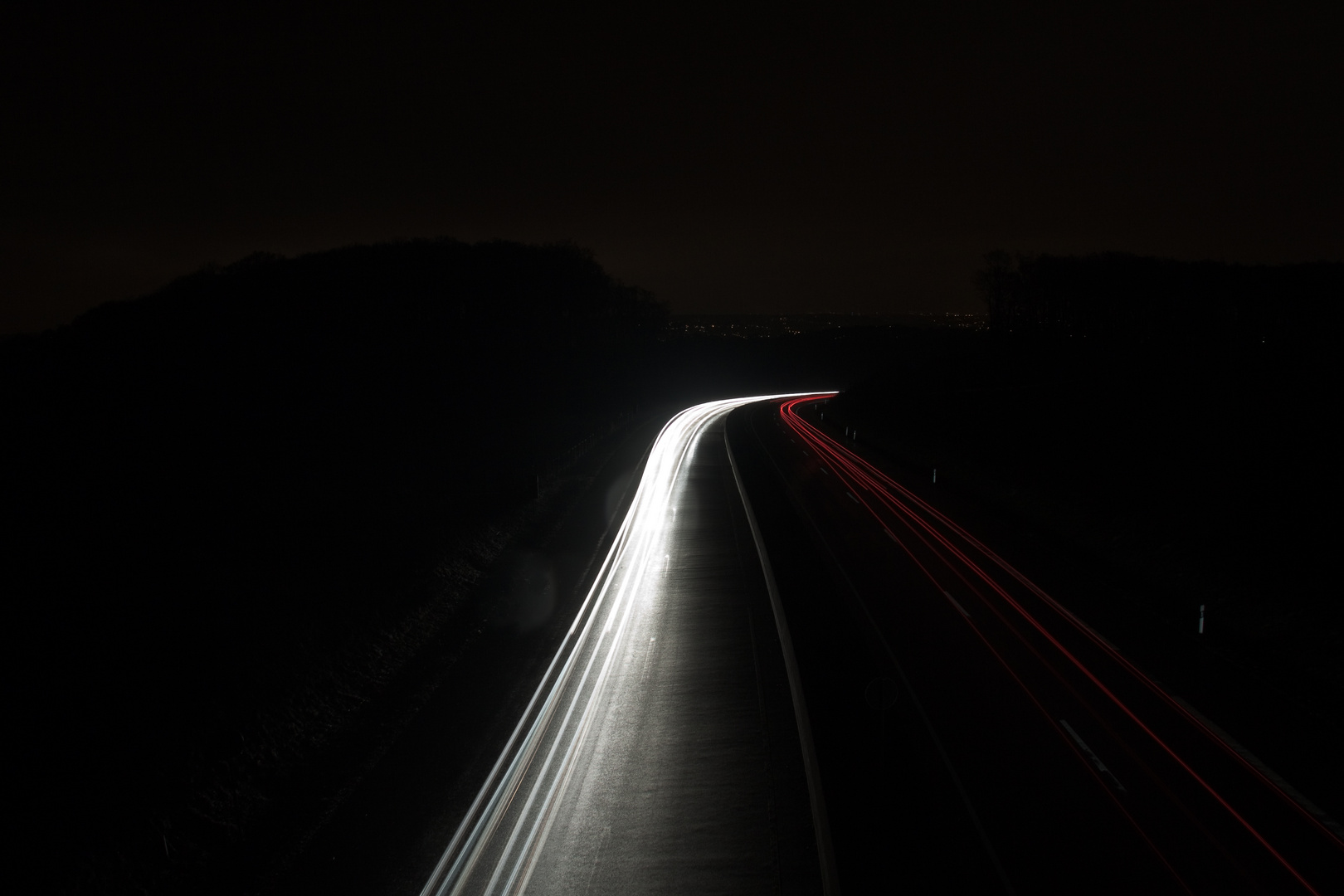 Bundesstrasse bei Nacht