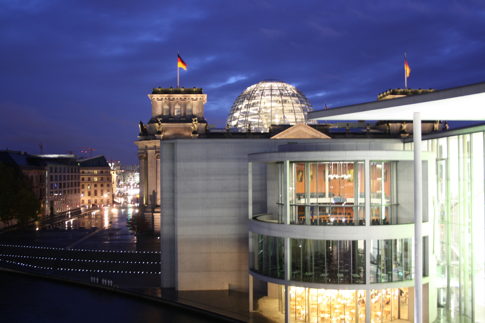Bundestag bei Nacht