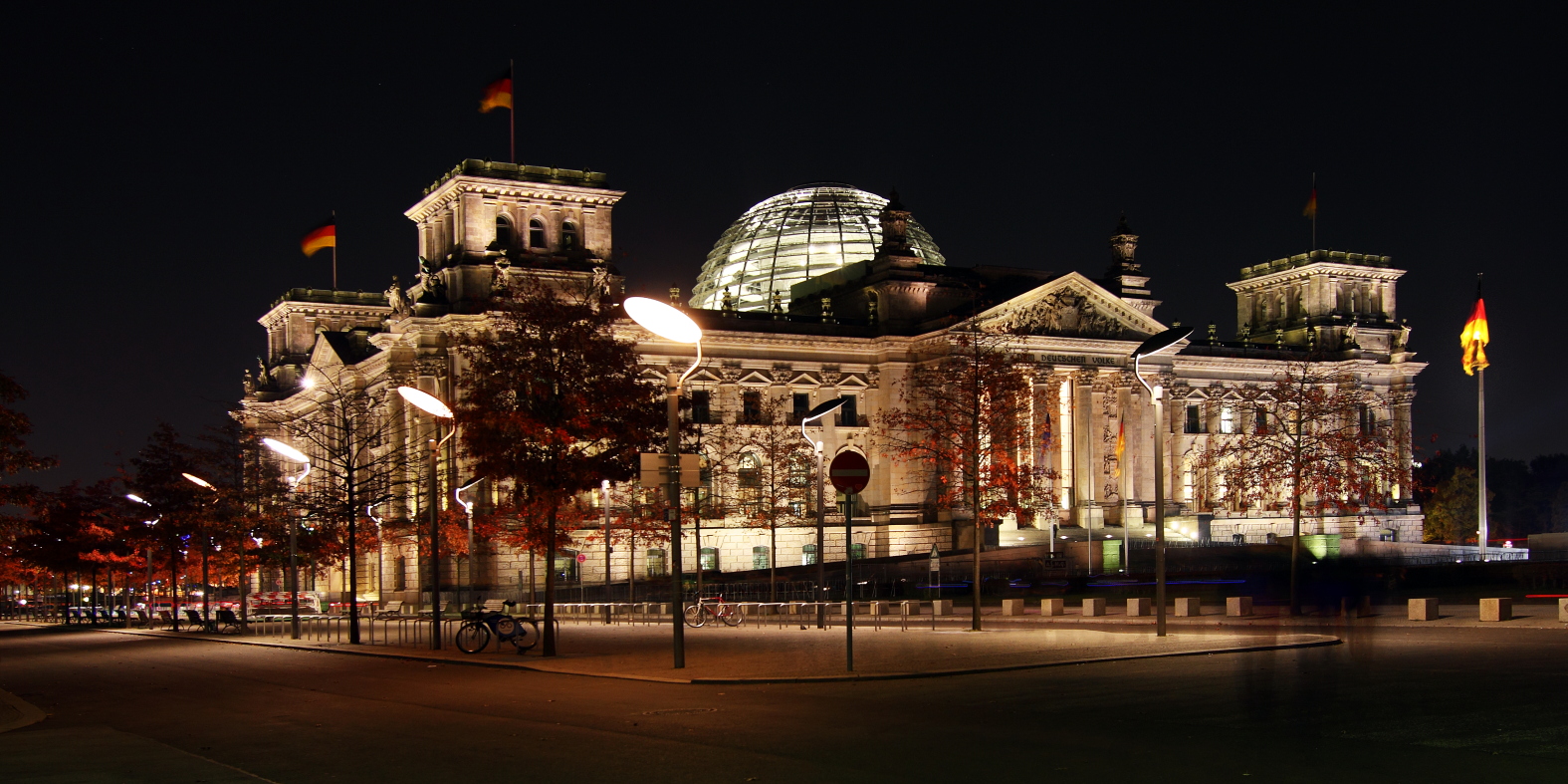 Bundestag bei Nacht