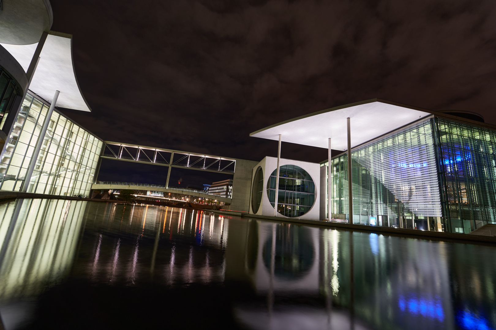 Bundestag bei Nacht (Marie-Elisabeth-Lüders-Haus)