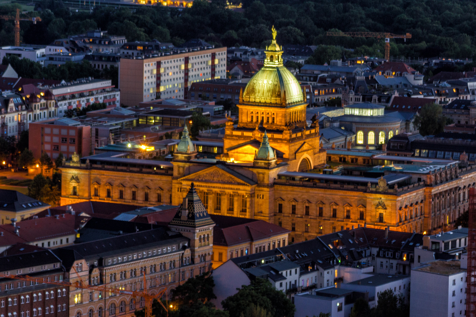 Bundesverwaltungsgericht (Leipzig) bei Nacht