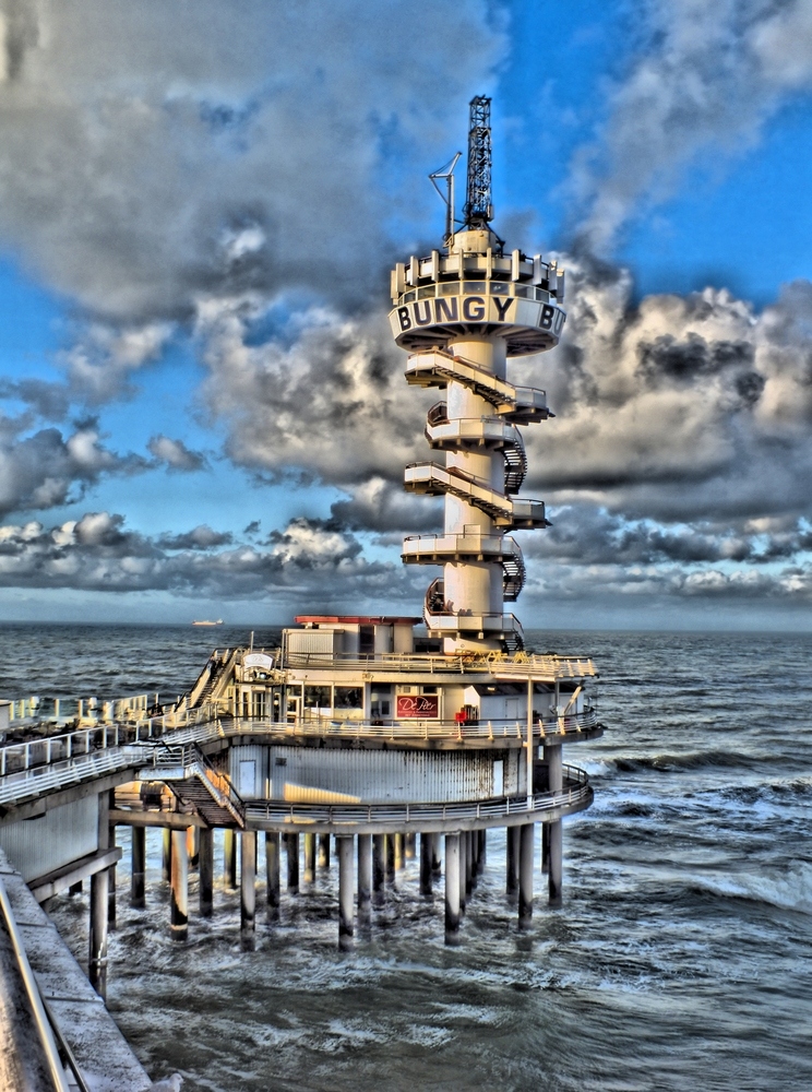 Bungeetower Scheveningen HDR