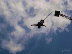 Bungy Jumping - vom Himmel hoch da komm ich her