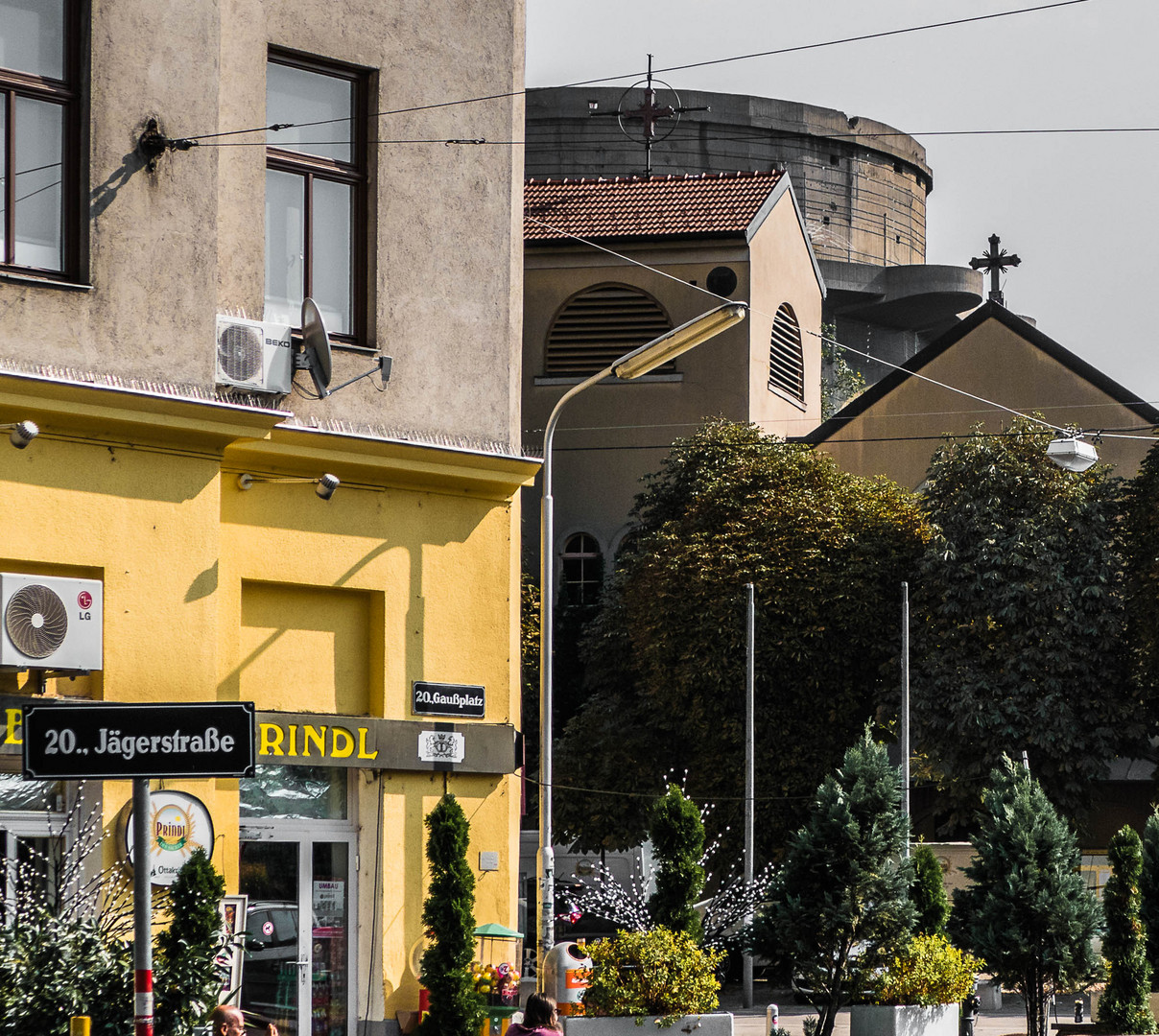 Bunker & Kirche - Beide können nicht helfen!