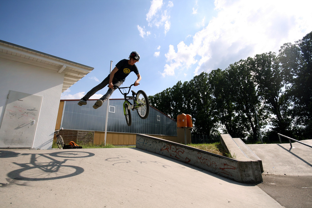 Bunnyhop tailwhip