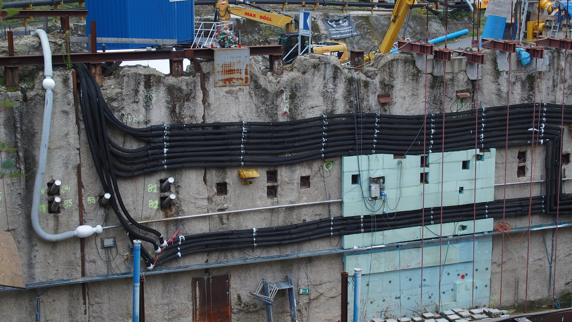 Bunte Baustelle in Köln