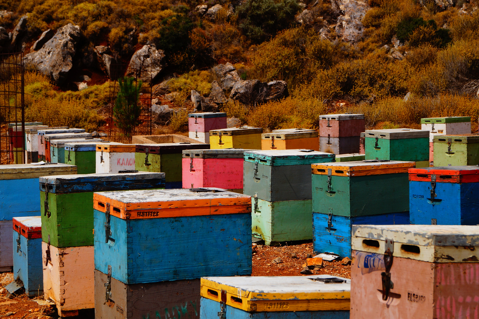 Bunte Beuten in den Bergen auf Kreta