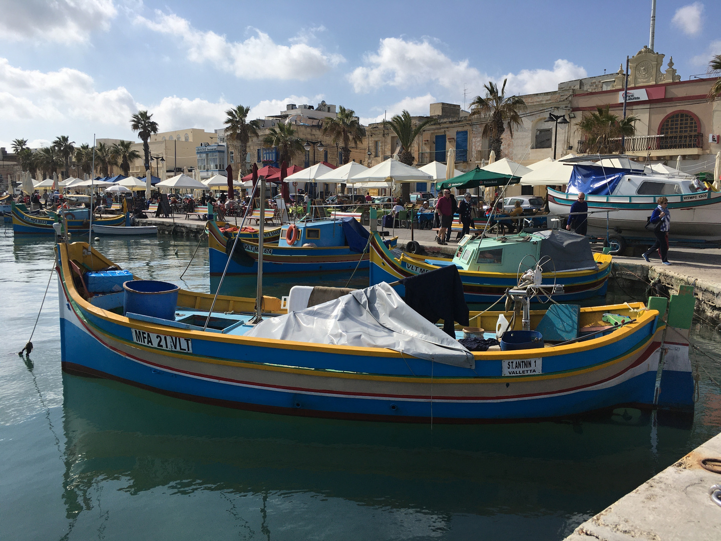 bunte Boote im Hafen von Marsaxlokk