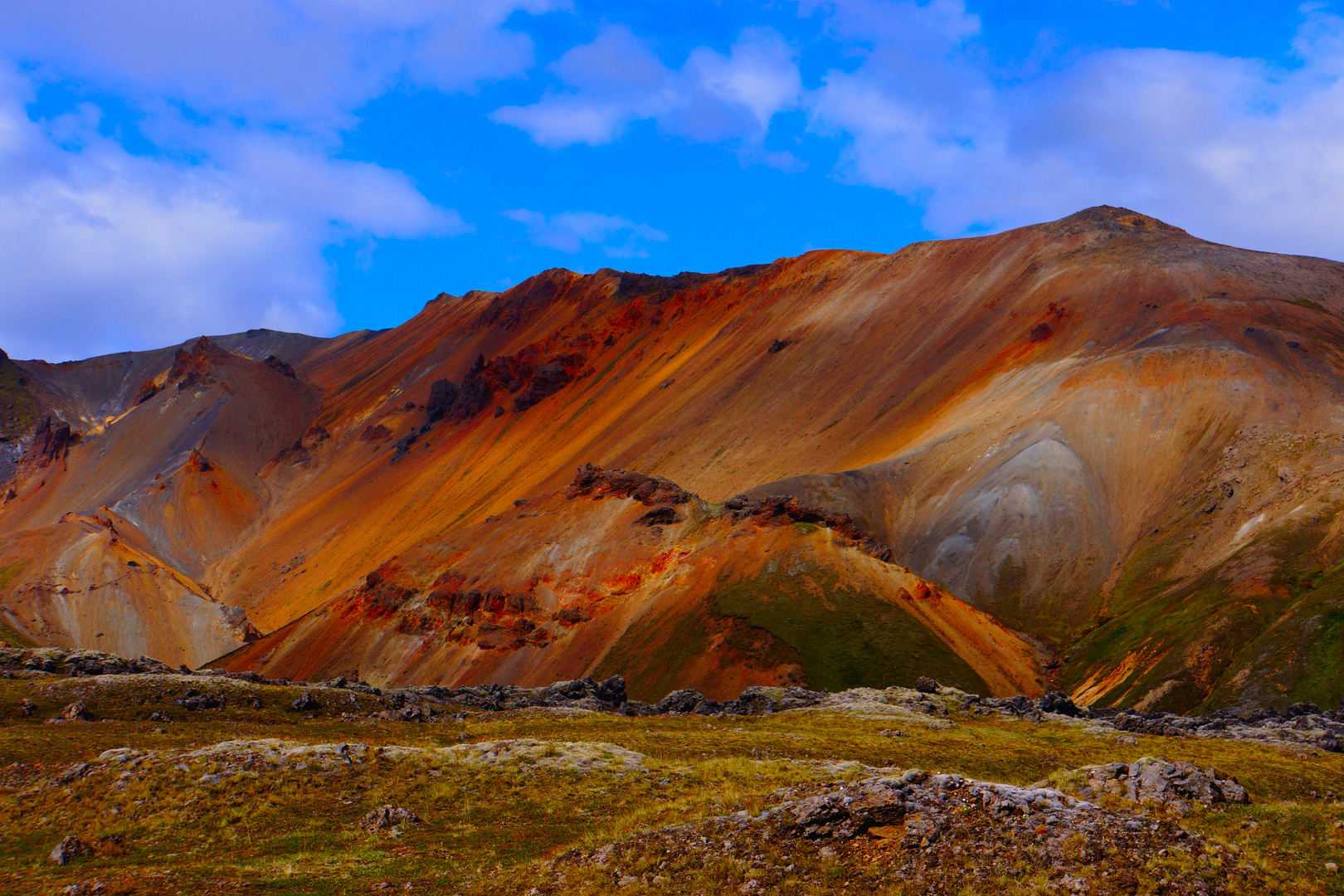 Bunte Erde im Landmannalaugar auf Island