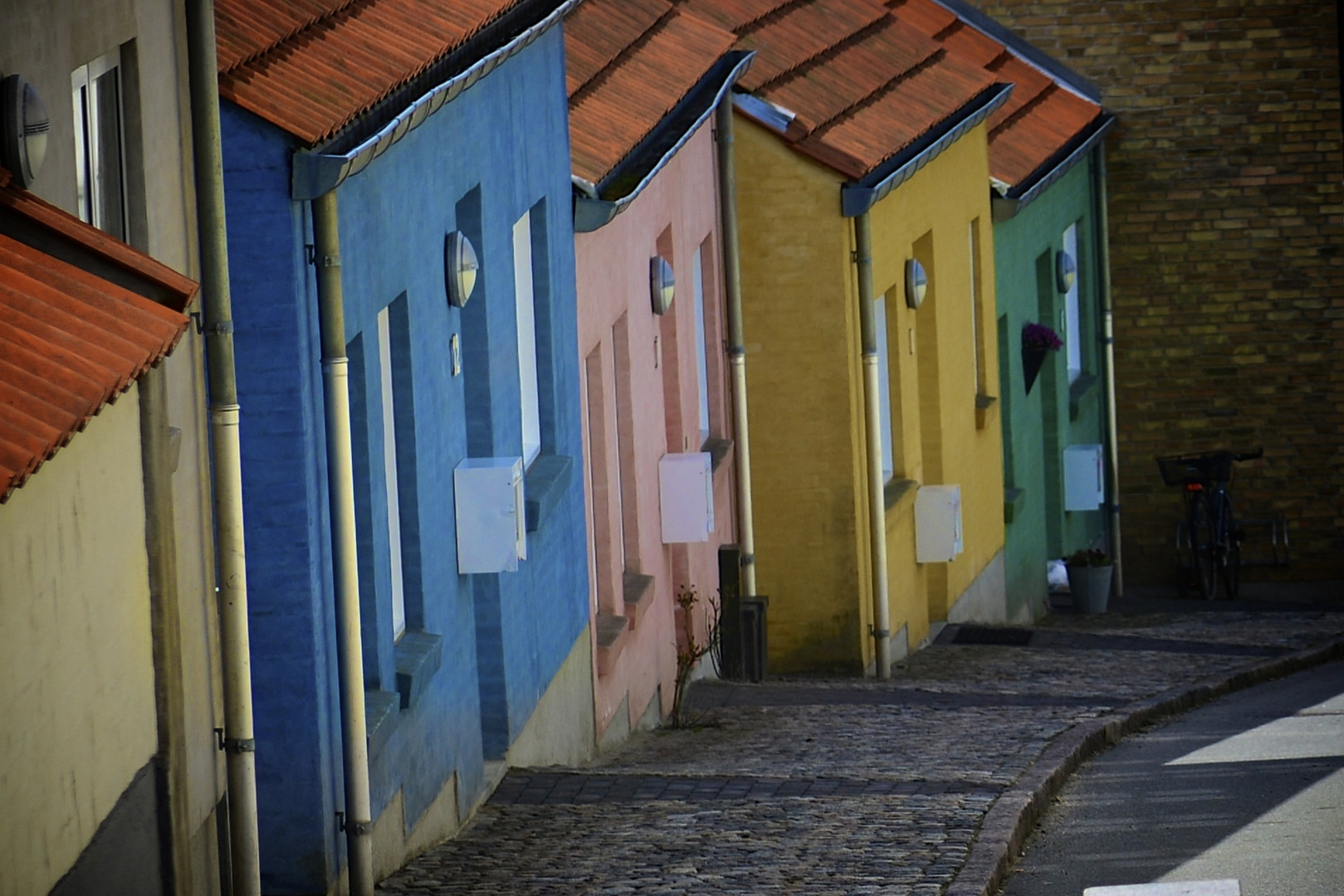 Bunte Häuserzeile in Sonderburg/ Dänemark
