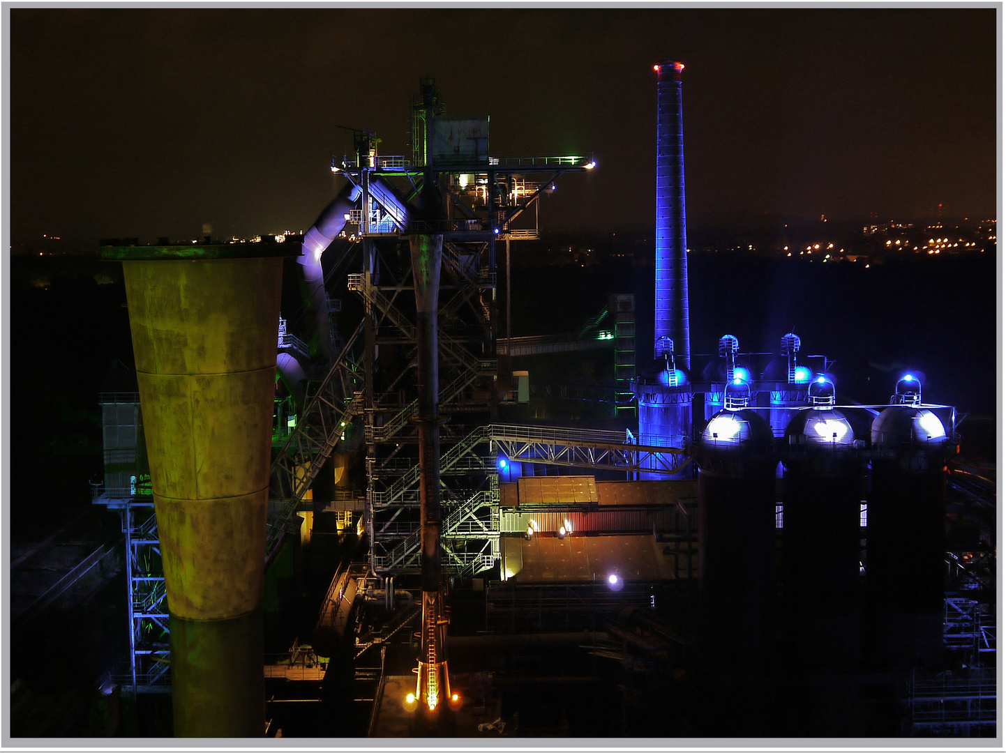 Bunte Hütte-Landschaftspark Duisburg Nord mit den Hochöfen 1 und 2