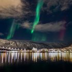 Bunte Polarlichter über Tromso