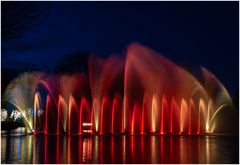 bunte Wasserwand