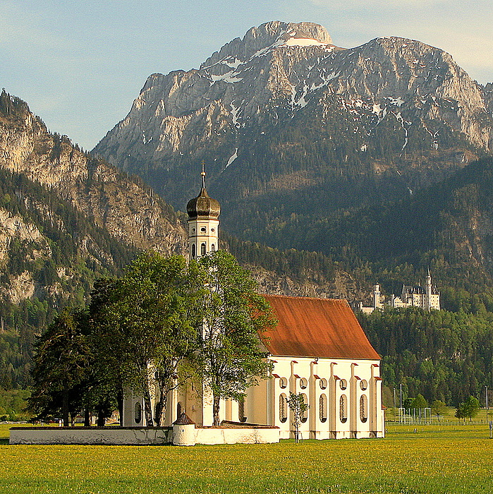 bunter bayerischer Bilderbuch-Burgenblick