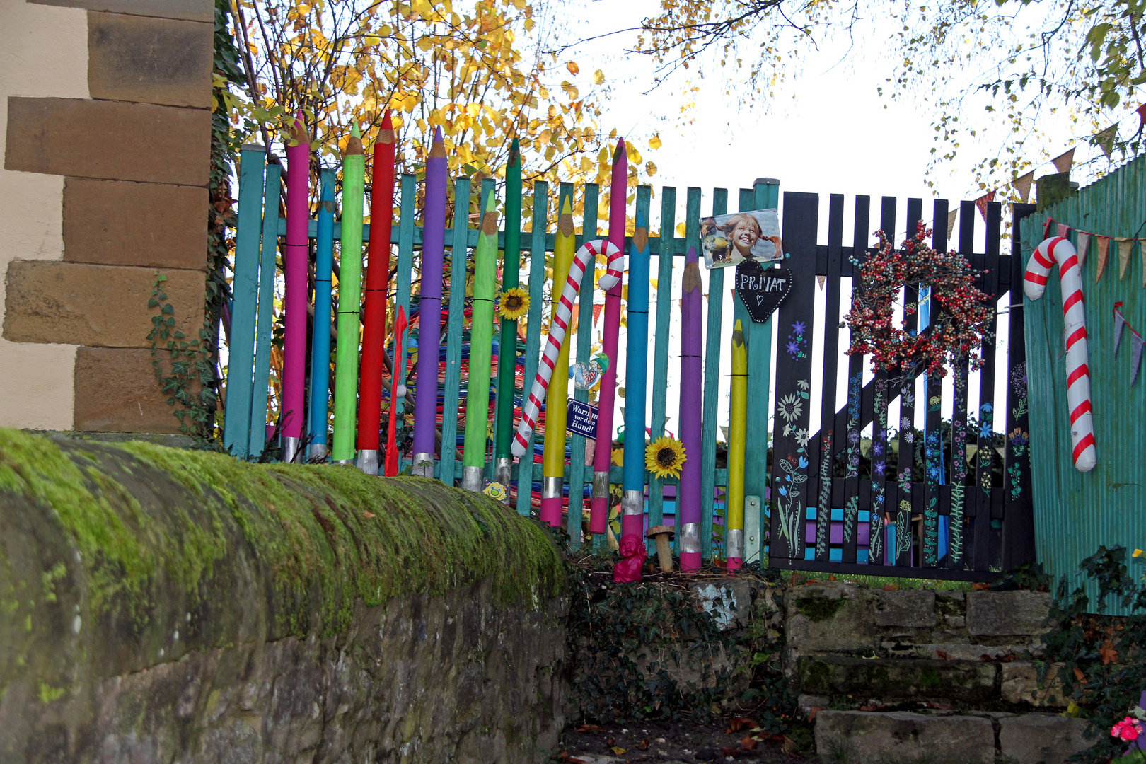 Bunter Gartenzaun in der Altstadt von Bad Wimpfen Foto &amp; Bild ...