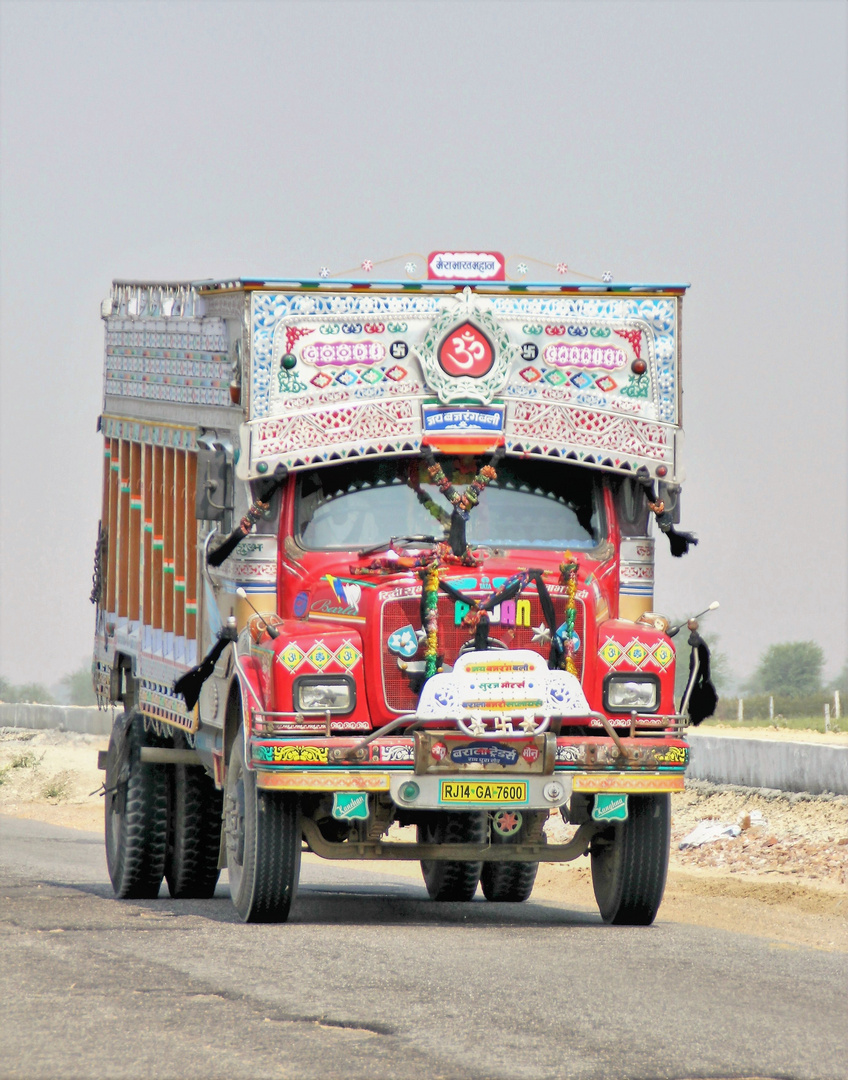 bunter LKW