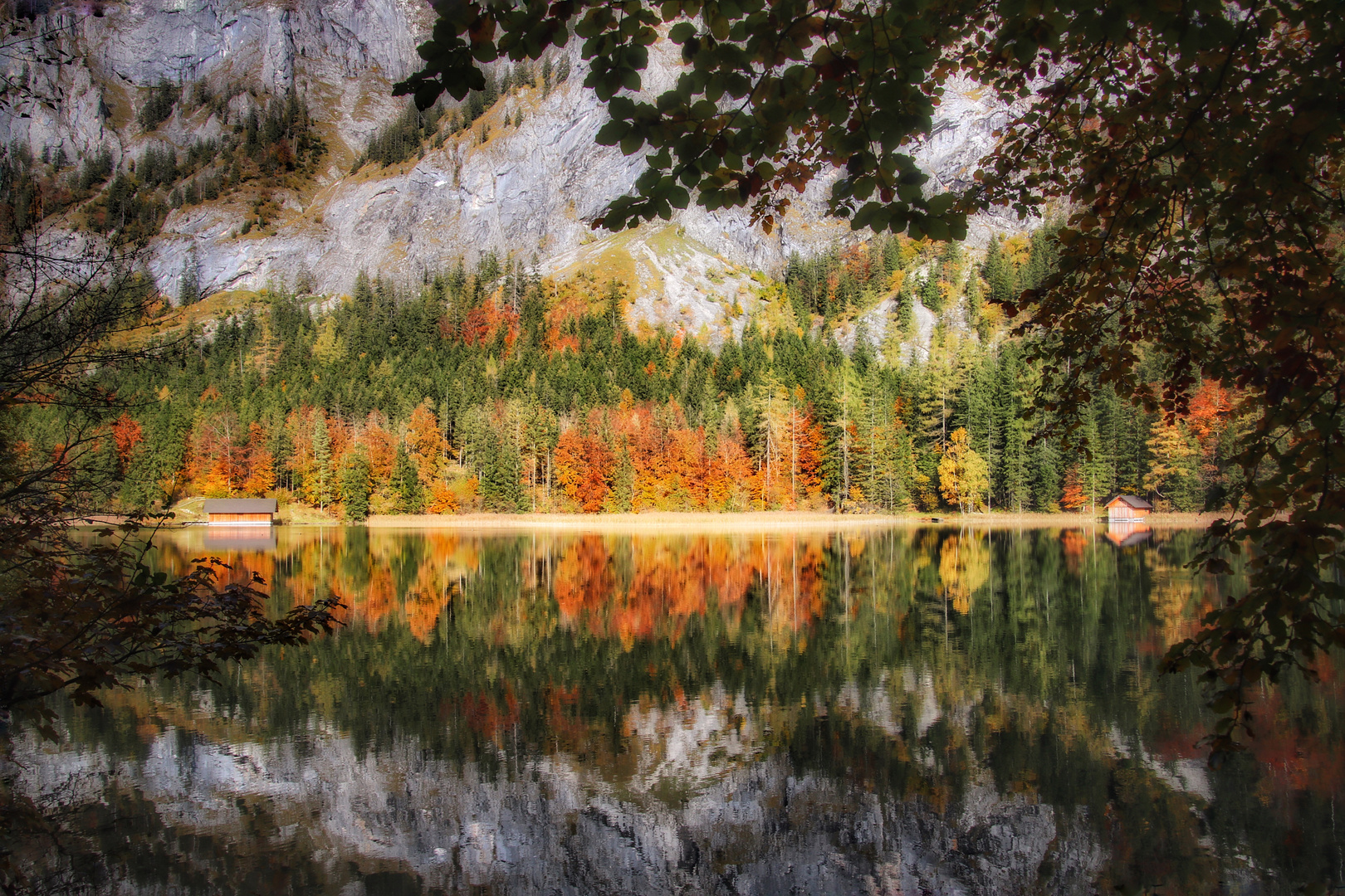 Bunter Oktober am Leopoldsteinersee