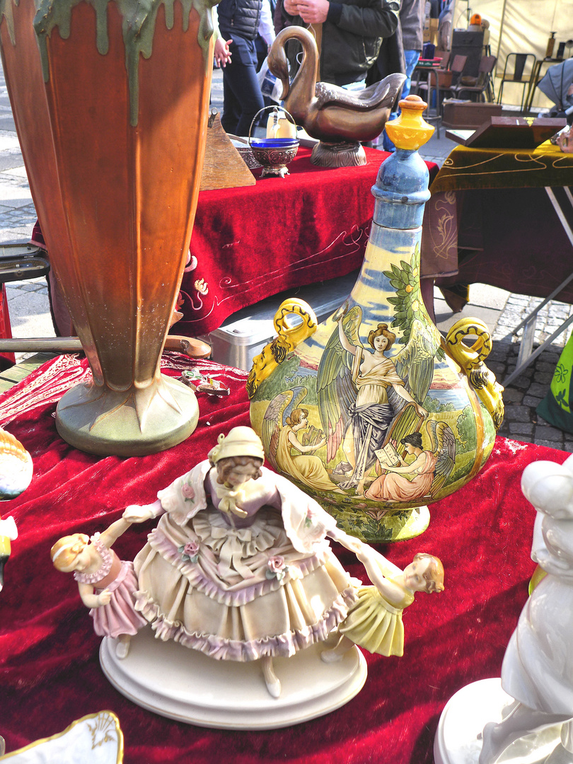 Buntes auf einem Kölner Antikmarkt