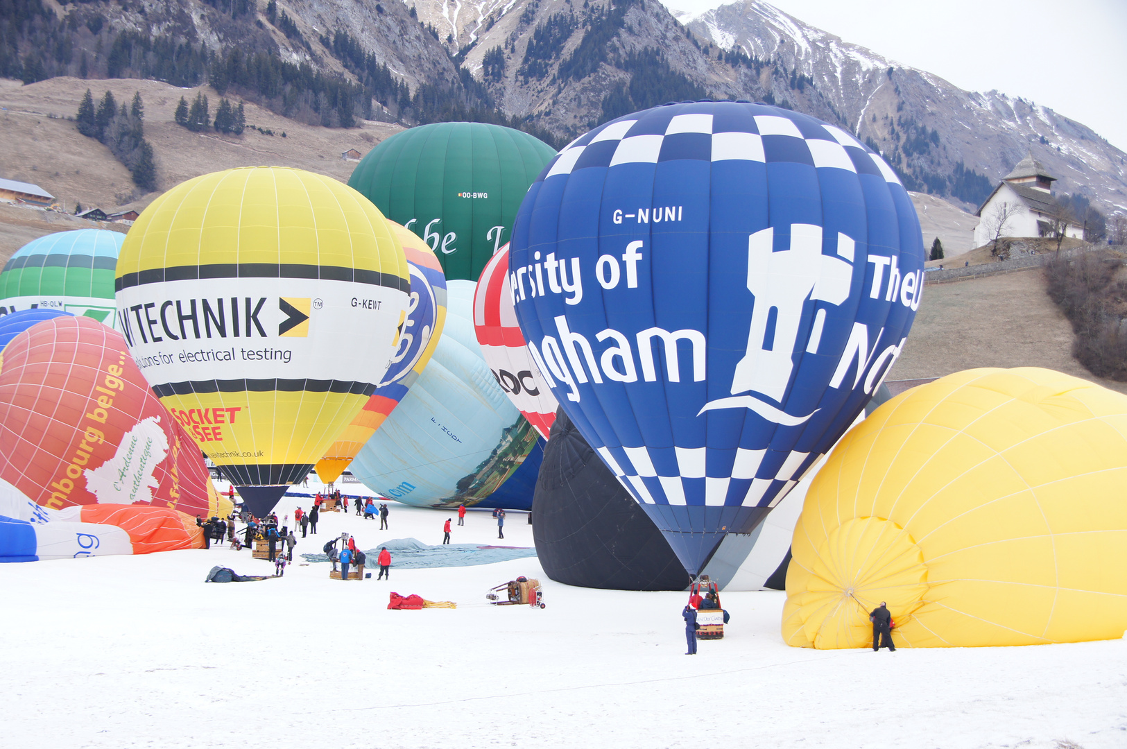 Buntes Ballontreffen in Chateau-d'Oex