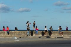 Buntes Treiben am Malecon