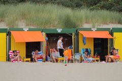 Buntes Treiben am Strand...