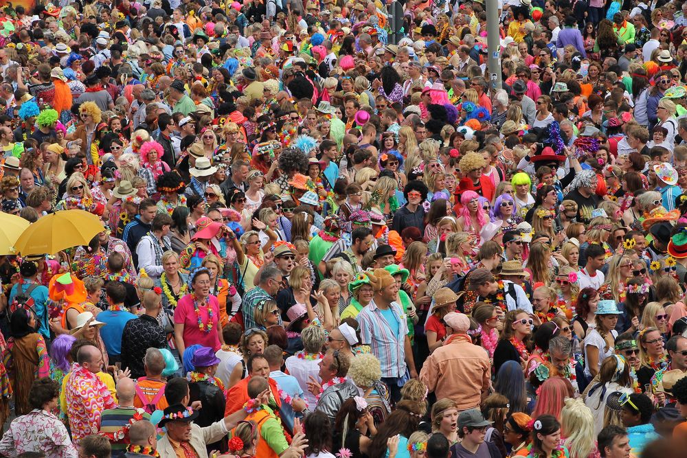 buntes Treiben beim Schlagermove 2014