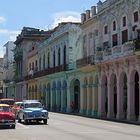 Buntes Treiben in den Straßen von Cuba