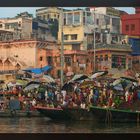 Buntes Treiben in Varanasi