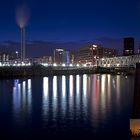 Buntes Wasser in der Hafencity