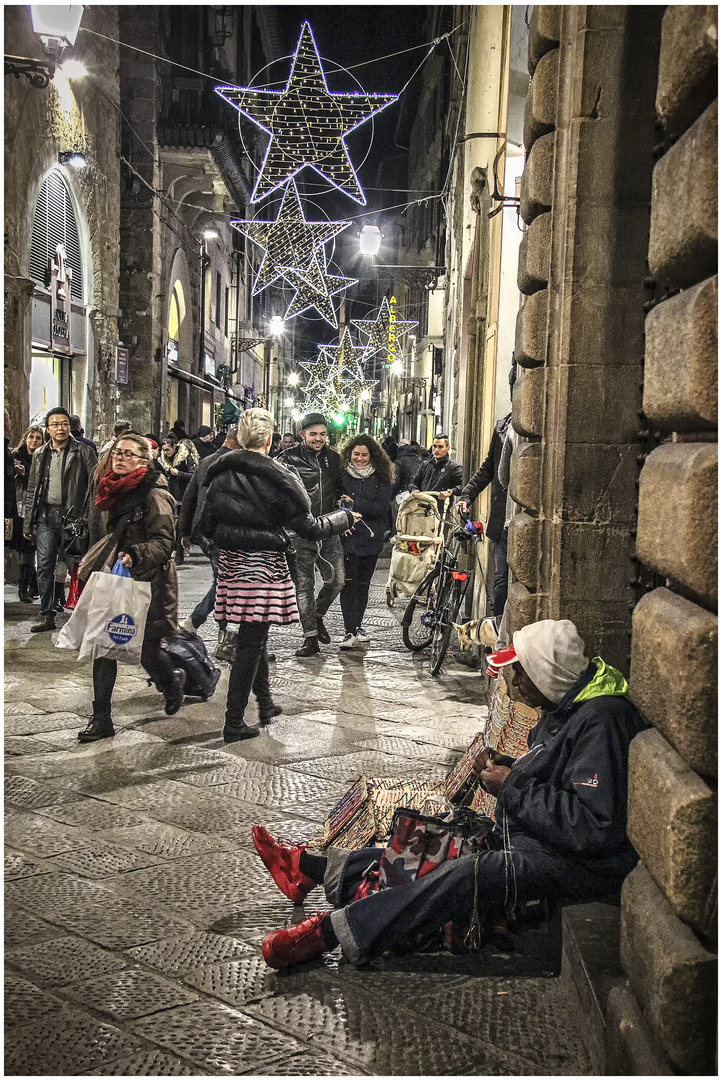 BUON NATALE, pensando anche agli "altri".