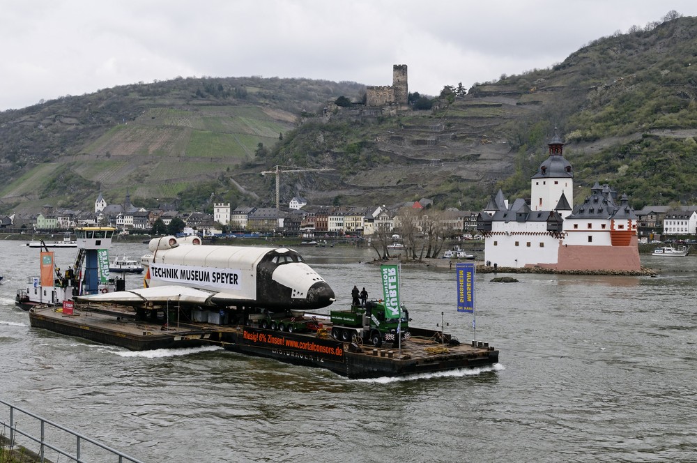 Buran vor der Burg Pfalzgrafenstein / Kaub