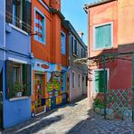 BURANO   - Kunst an der Fassade -