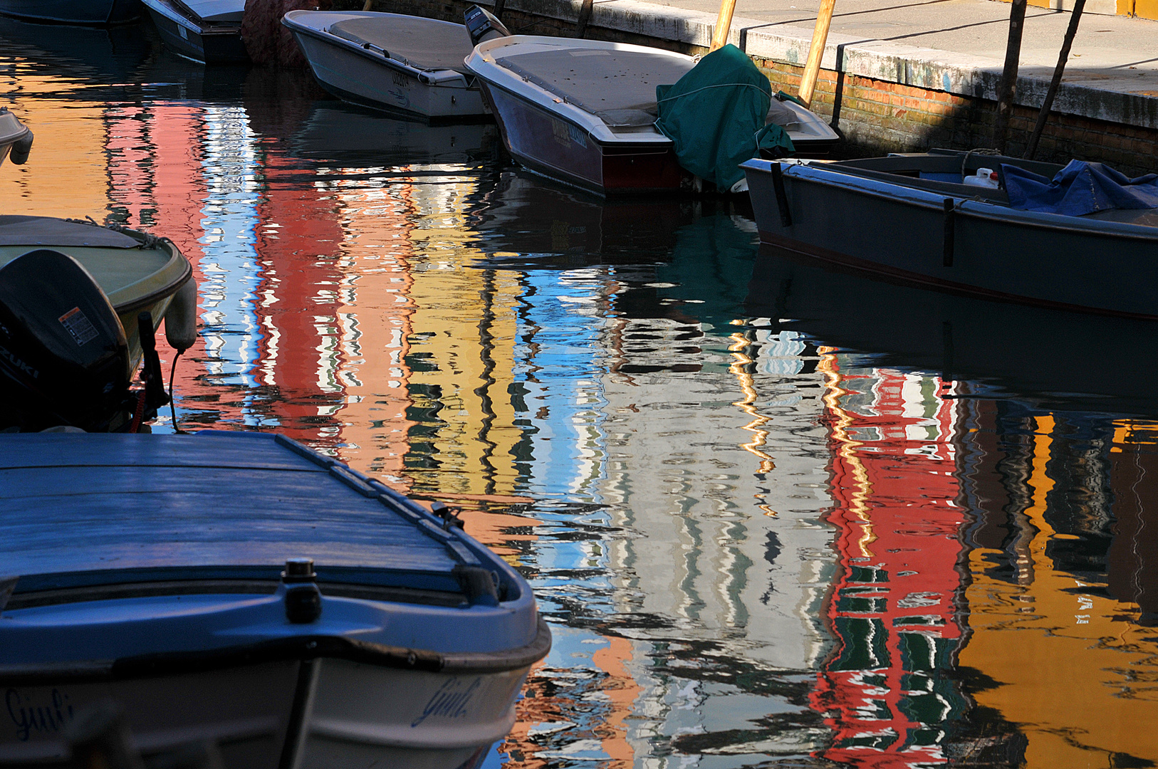 Burano si specchia