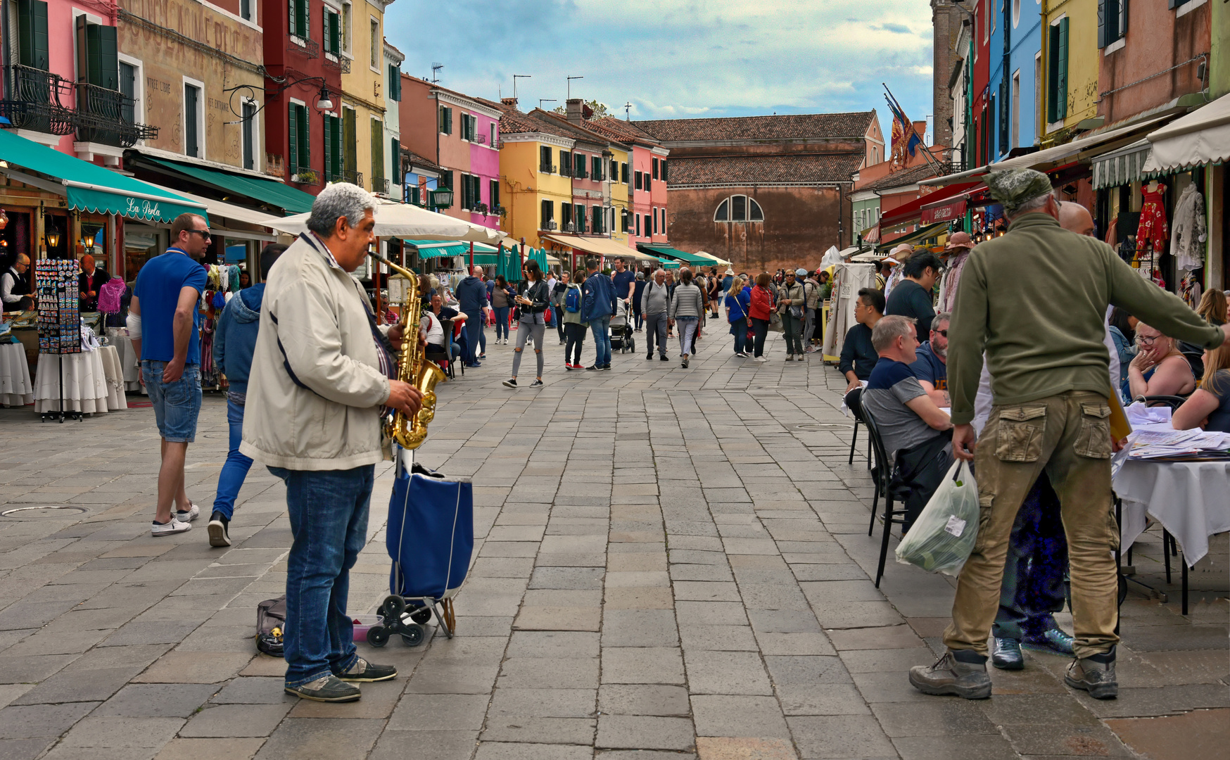 BURANO  - Straßenmusikant -