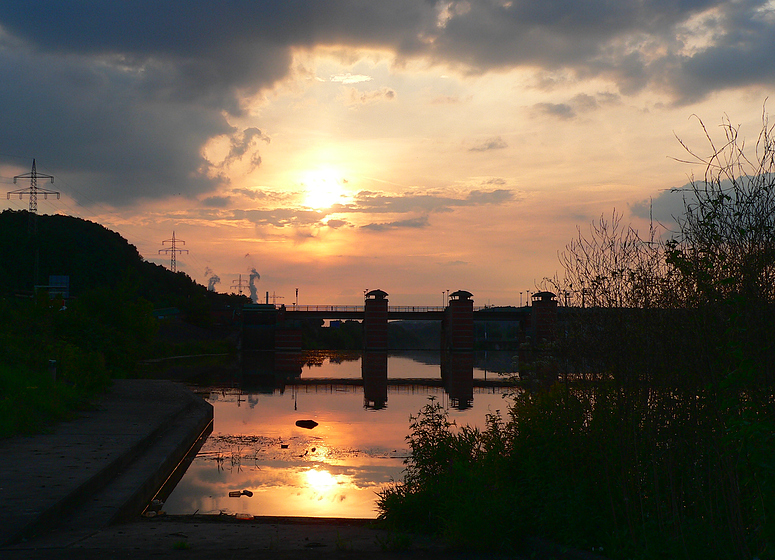 Burbach-Luisenthaler Schleuse im Abendlicht