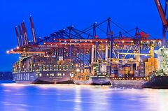 Burchardkai Containerschiffe - Hamburg Hafen, HDR (Exposure Blending)